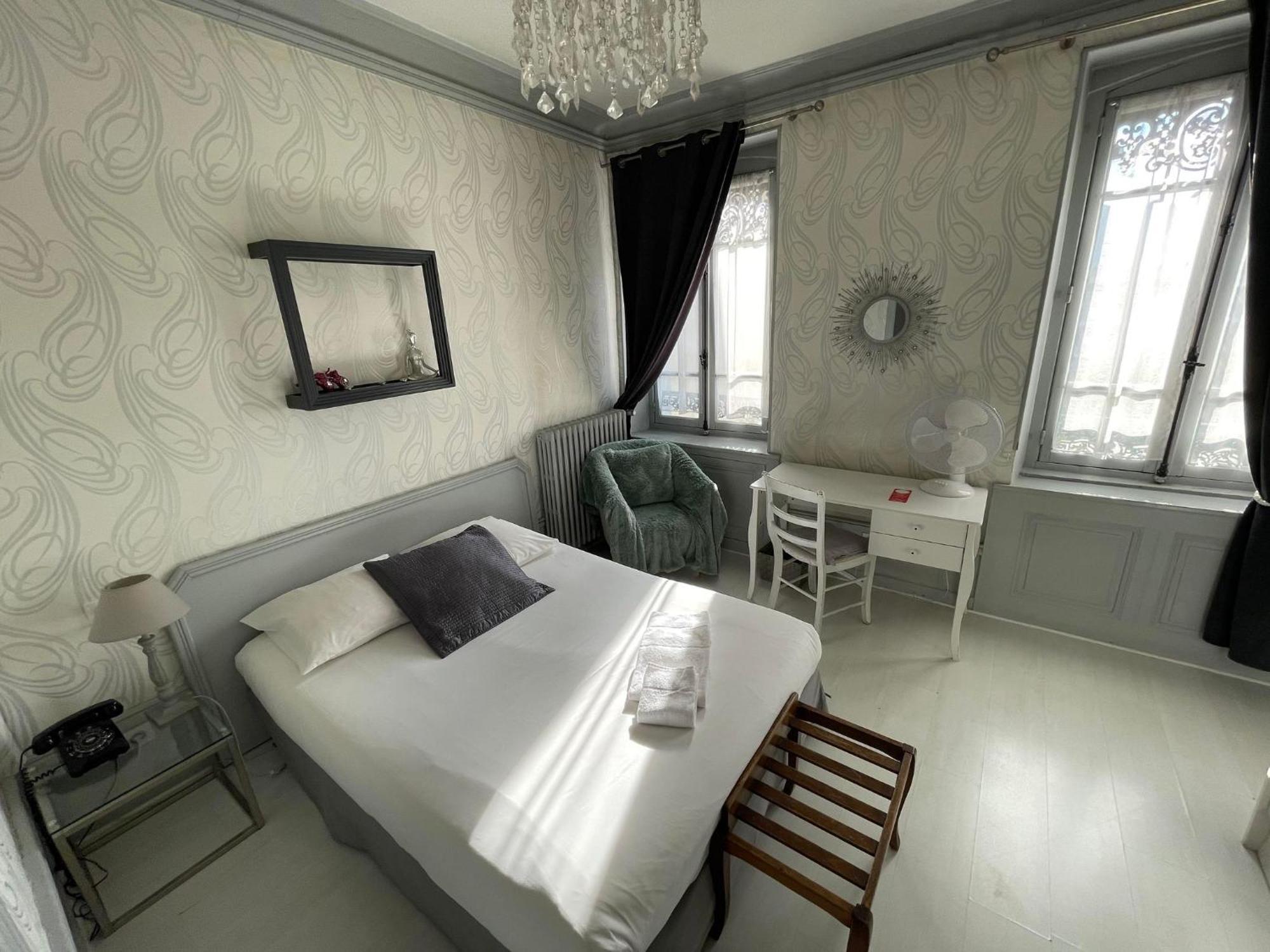 Authentic By Balladins, Hotel Le Carre D'Aix Aix-les-Bains Exterior photo