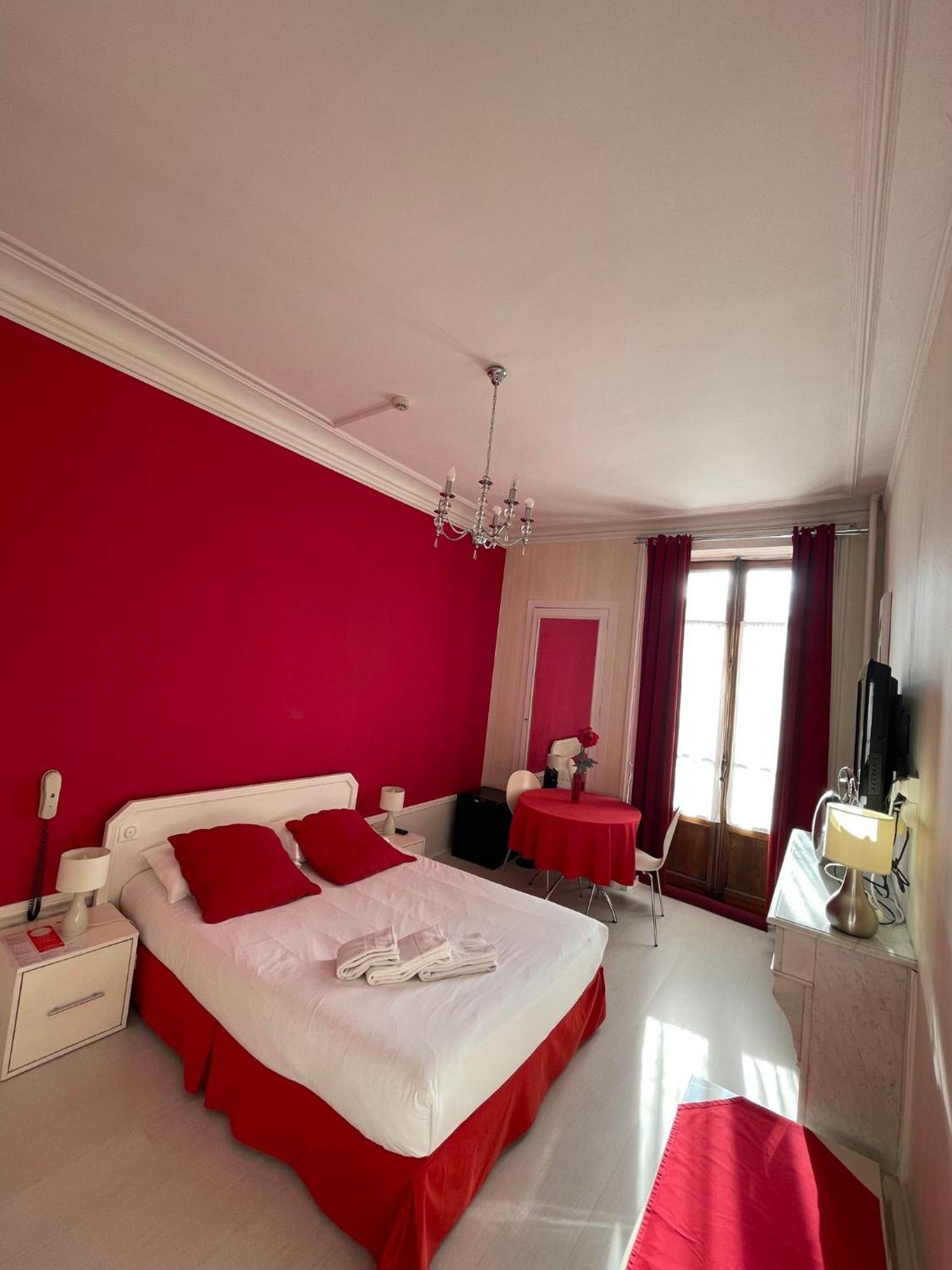 Authentic By Balladins, Hotel Le Carre D'Aix Aix-les-Bains Exterior photo