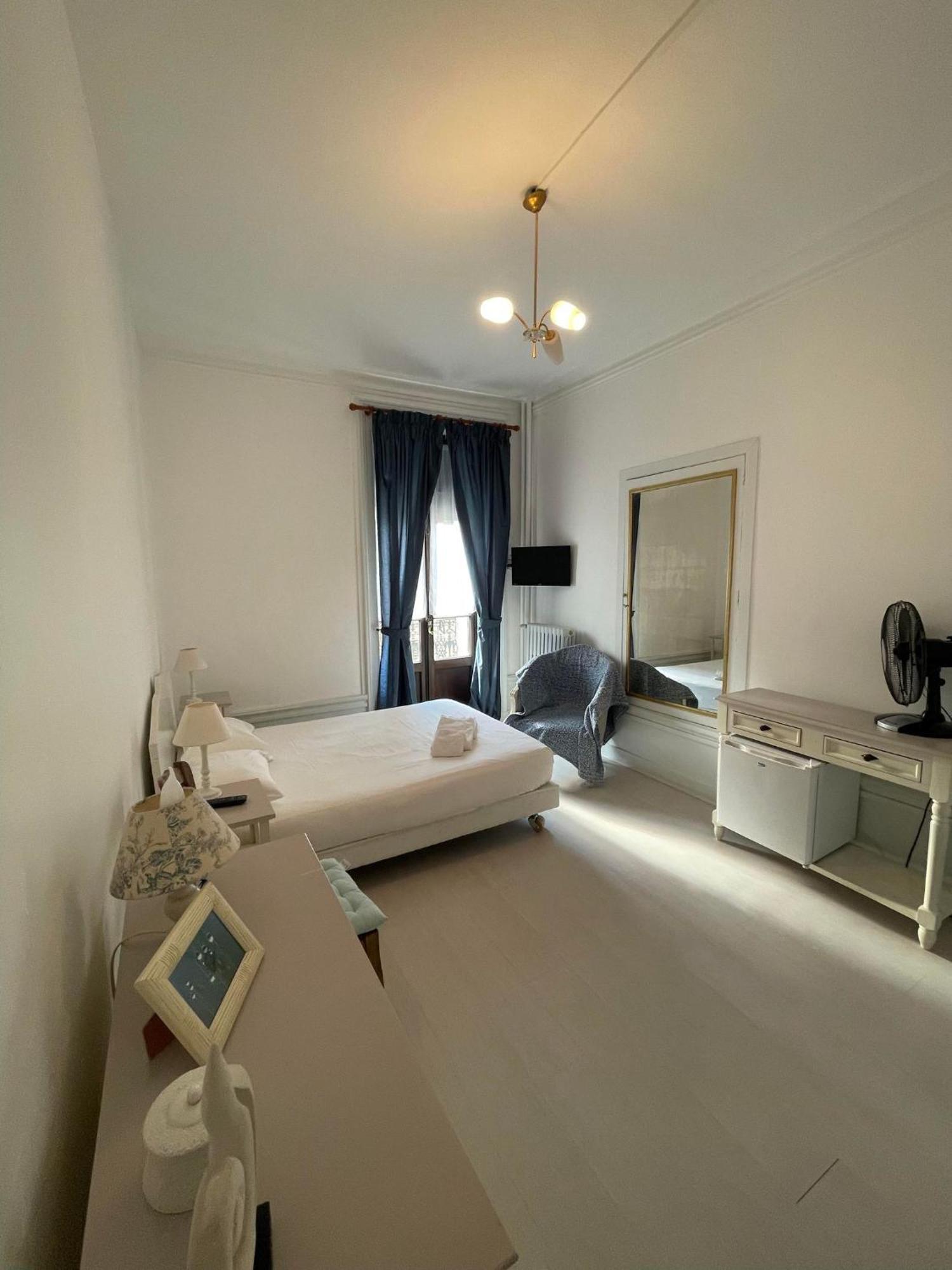 Authentic By Balladins, Hotel Le Carre D'Aix Aix-les-Bains Exterior photo