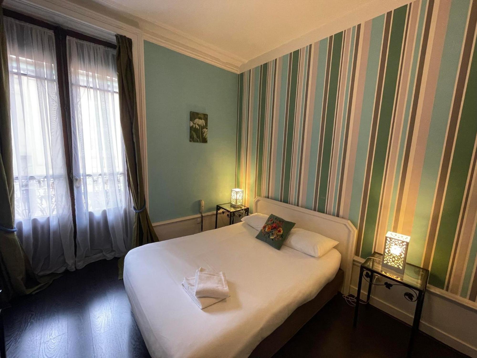 Authentic By Balladins, Hotel Le Carre D'Aix Aix-les-Bains Exterior photo
